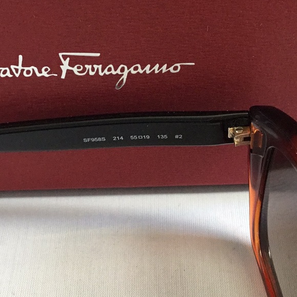 SALVATORE FERRAGAMO CAT EYE LADIES SUNGLASSES…. - Picture 4 of 8